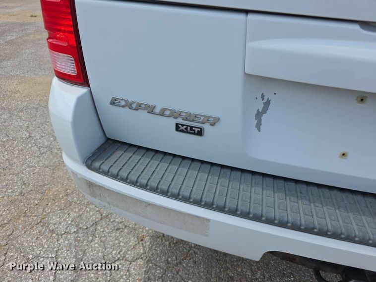 image for item FN5705 2004 Ford Explorer SUV
