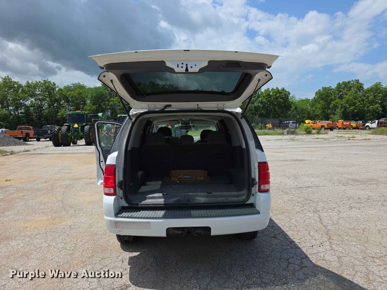 image for item FN5705 2004 Ford Explorer SUV