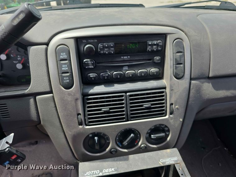 image for item FN5705 2004 Ford Explorer SUV