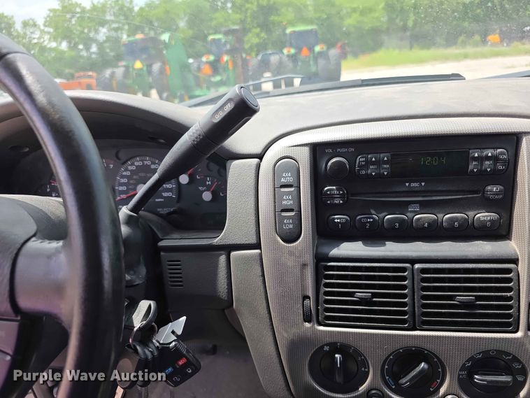 image for item FN5705 2004 Ford Explorer SUV