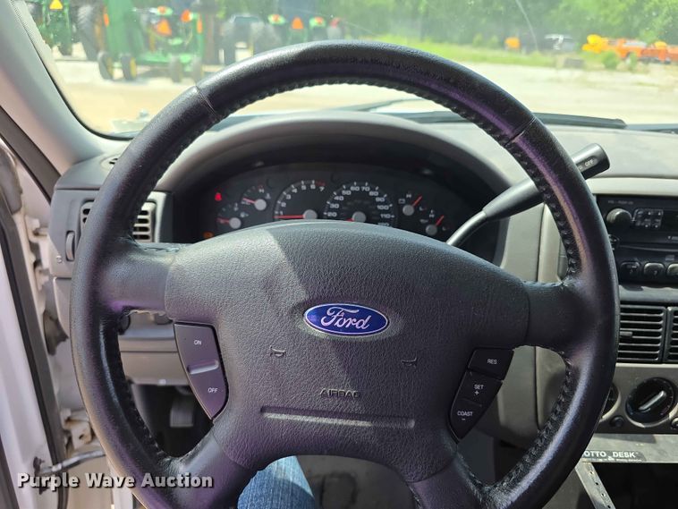 image for item FN5705 2004 Ford Explorer SUV