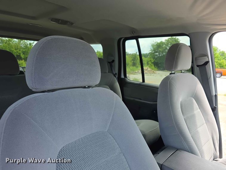 image for item FN5705 2004 Ford Explorer SUV