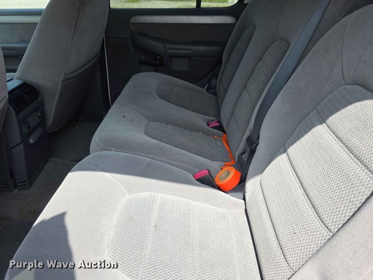 image for item FN5705 2004 Ford Explorer SUV