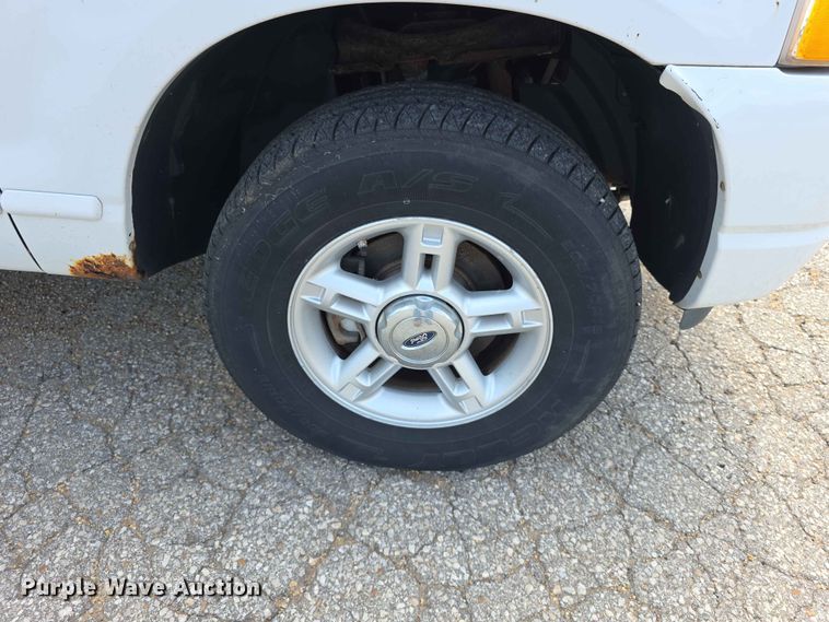 image for item FN5705 2004 Ford Explorer SUV