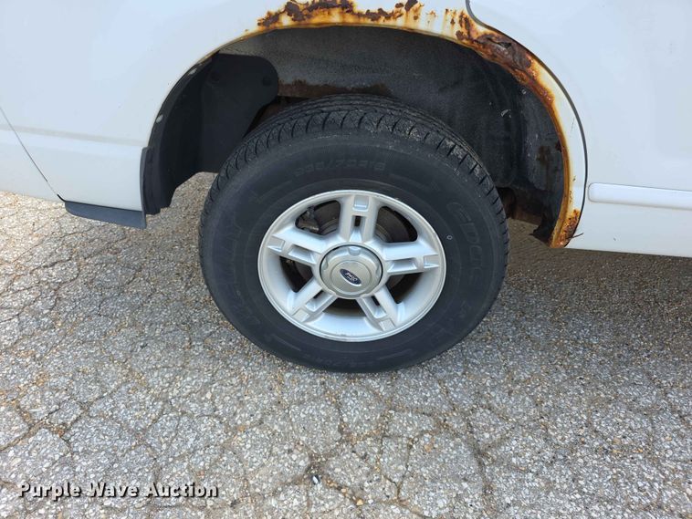 image for item FN5705 2004 Ford Explorer SUV