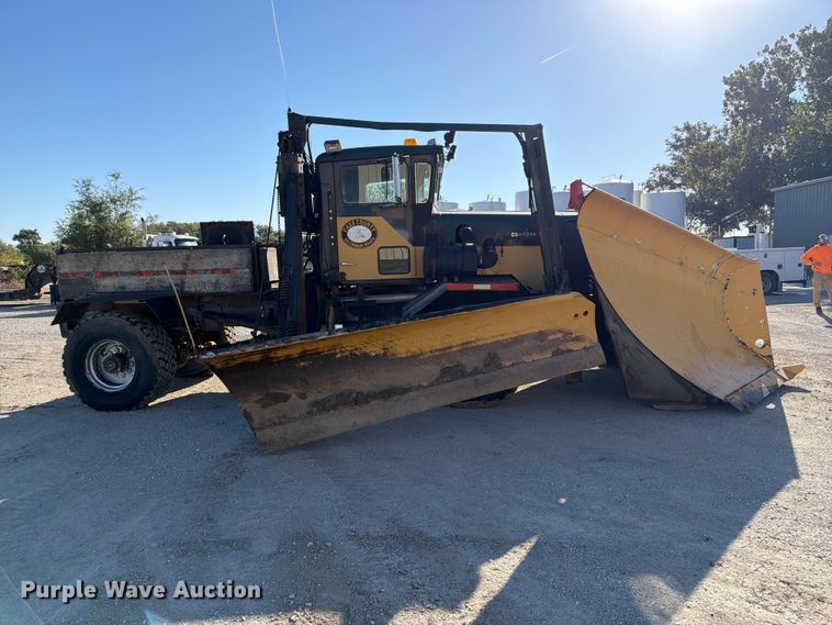 image for item FP3123 1979 Oshkosh P-2323-5 Plow truck
