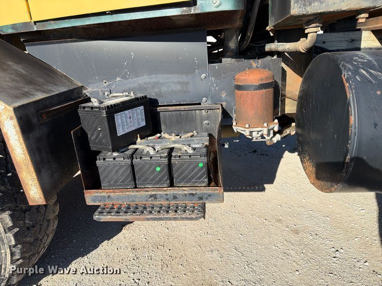 image for item FP3123 1979 Oshkosh P-2323-5 Plow truck