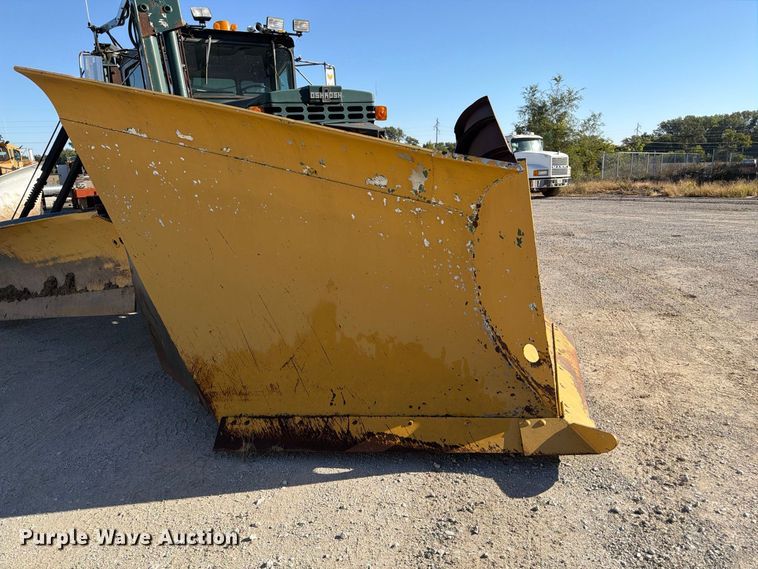 image for item FP3123 1979 Oshkosh P-2323-5 Plow truck