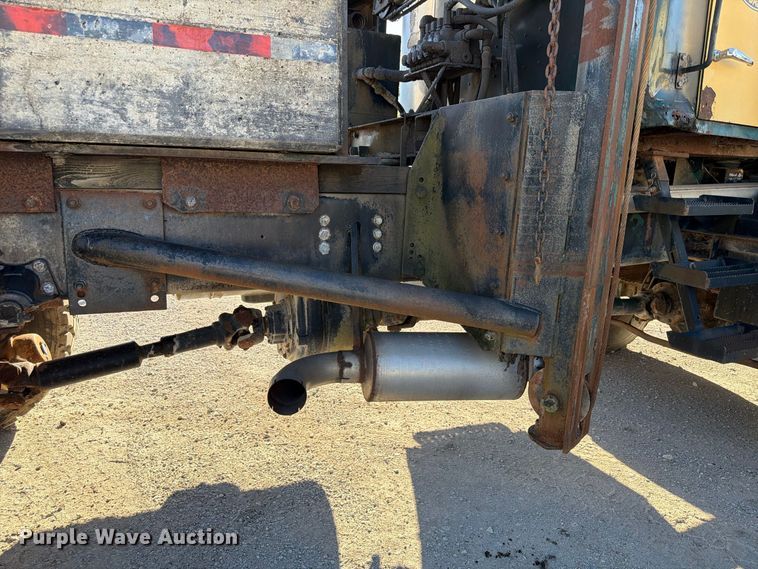 image for item FP3123 1979 Oshkosh P-2323-5 Plow truck