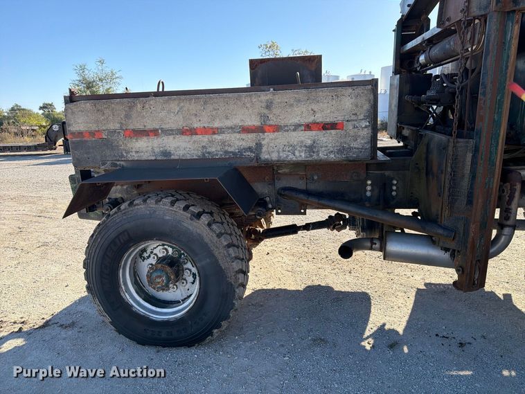 image for item FP3123 1979 Oshkosh P-2323-5 Plow truck