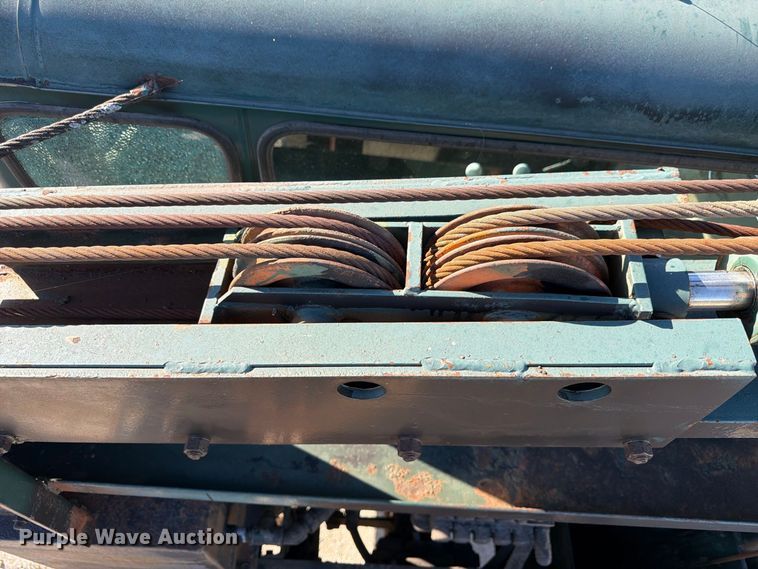 image for item FP3123 1979 Oshkosh P-2323-5 Plow truck