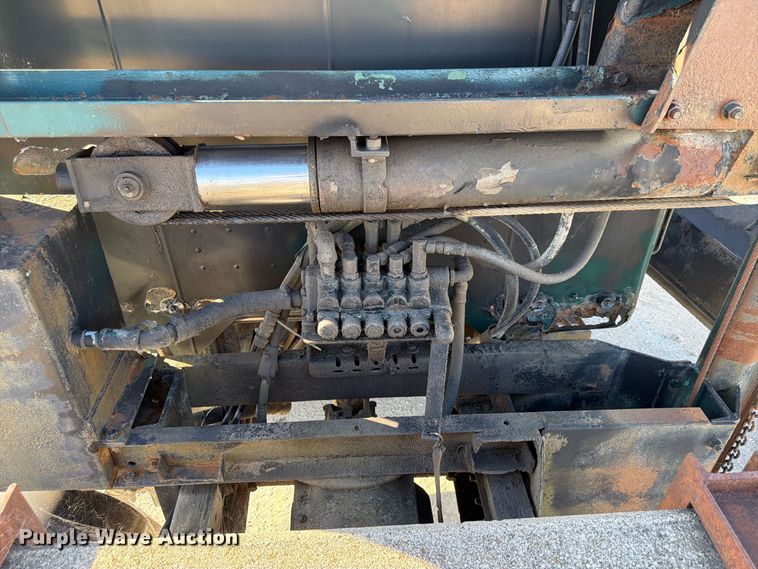 image for item FP3123 1979 Oshkosh P-2323-5 Plow truck