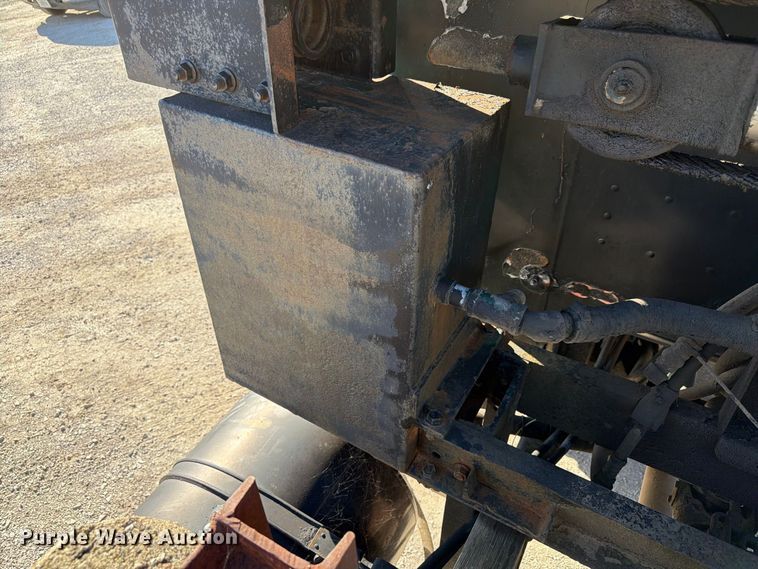 image for item FP3123 1979 Oshkosh P-2323-5 Plow truck