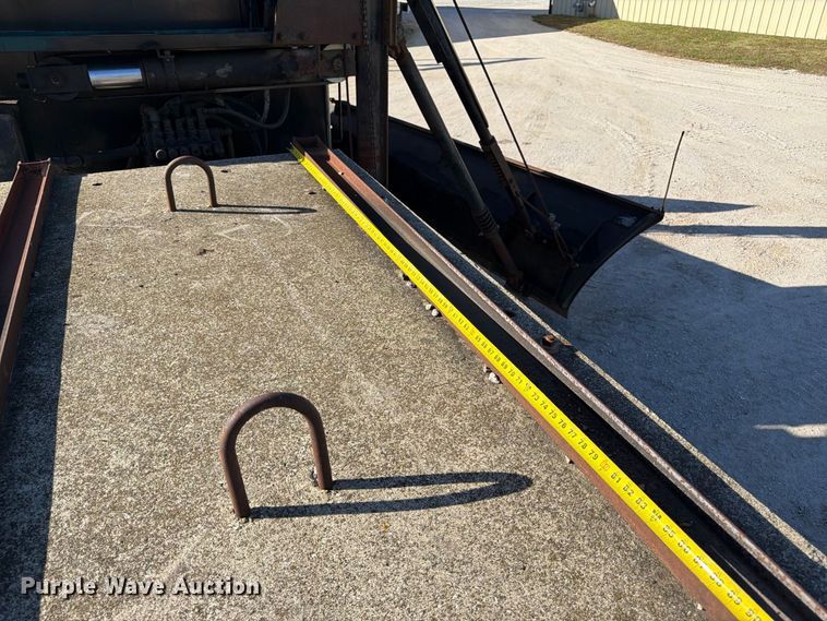 image for item FP3123 1979 Oshkosh P-2323-5 Plow truck
