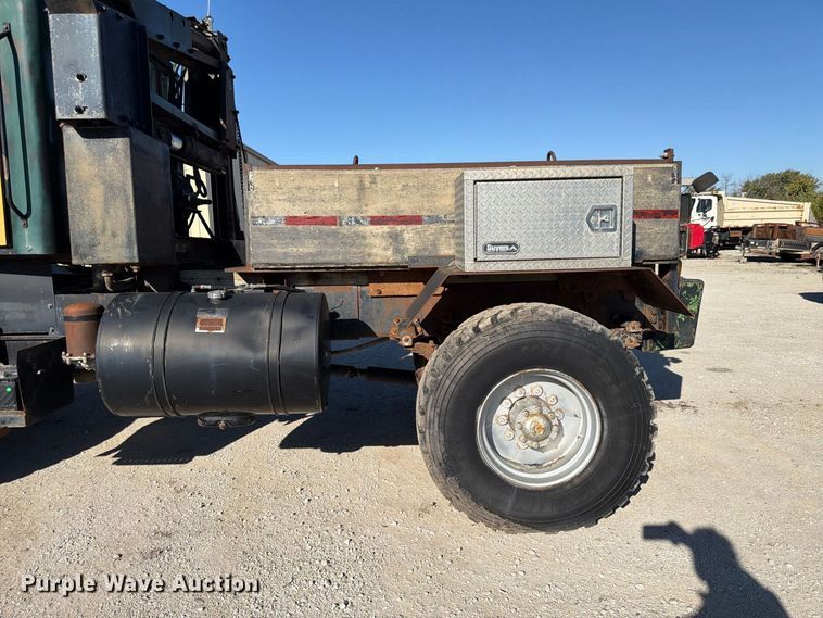 image for item FP3123 1979 Oshkosh P-2323-5 Plow truck