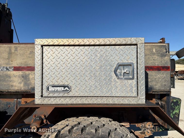 image for item FP3123 1979 Oshkosh P-2323-5 Plow truck