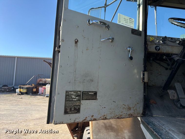 image for item FP3123 1979 Oshkosh P-2323-5 Plow truck