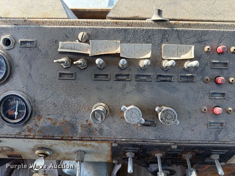 image for item FP3123 1979 Oshkosh P-2323-5 Plow truck