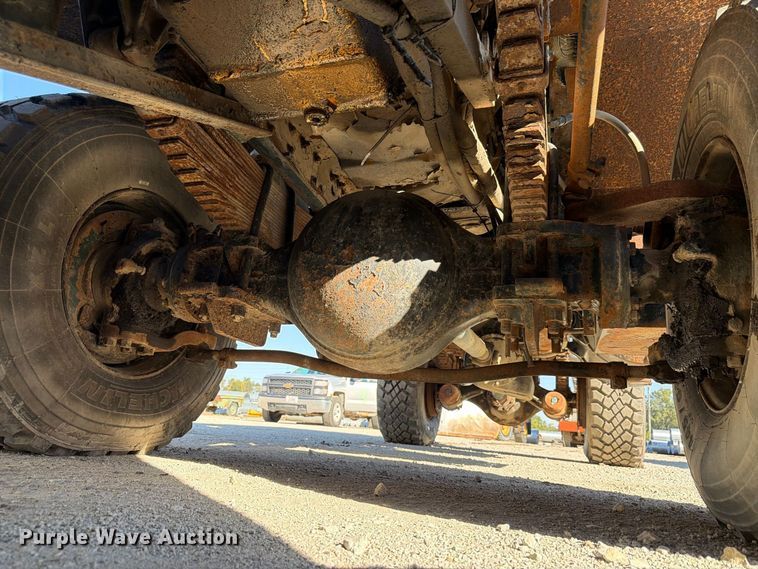 image for item FP3123 1979 Oshkosh P-2323-5 Plow truck