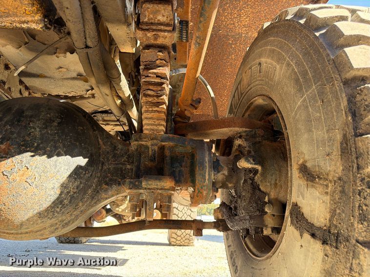 image for item FP3123 1979 Oshkosh P-2323-5 Plow truck