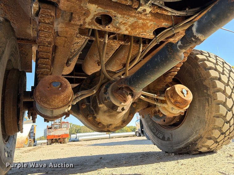image for item FP3123 1979 Oshkosh P-2323-5 Plow truck