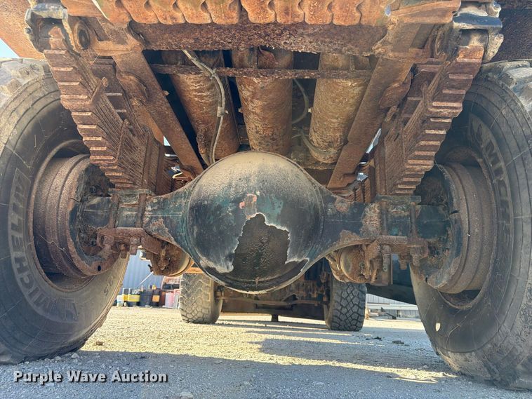 image for item FP3123 1979 Oshkosh P-2323-5 Plow truck