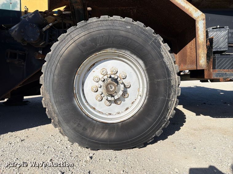 image for item FP3123 1979 Oshkosh P-2323-5 Plow truck