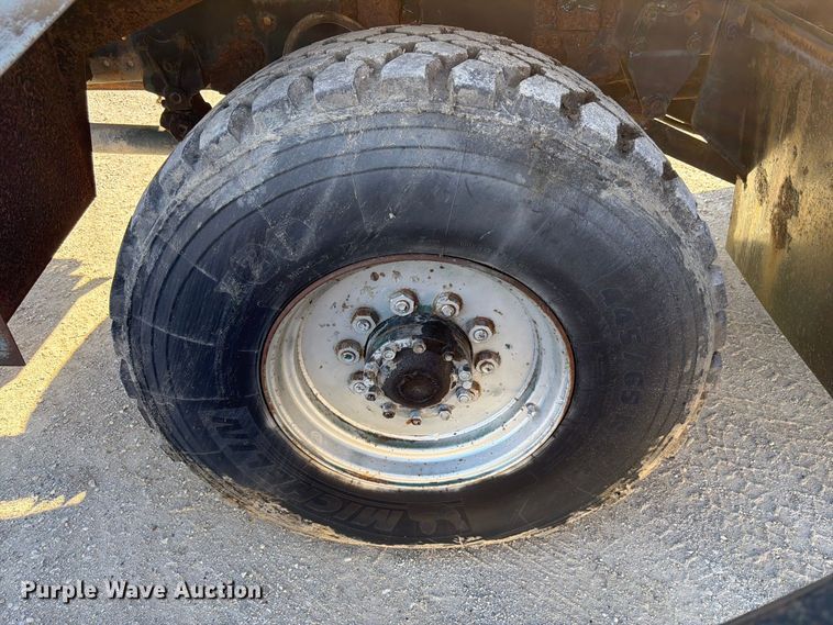 image for item FP3123 1979 Oshkosh P-2323-5 Plow truck
