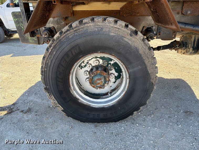 image for item FP3123 1979 Oshkosh P-2323-5 Plow truck