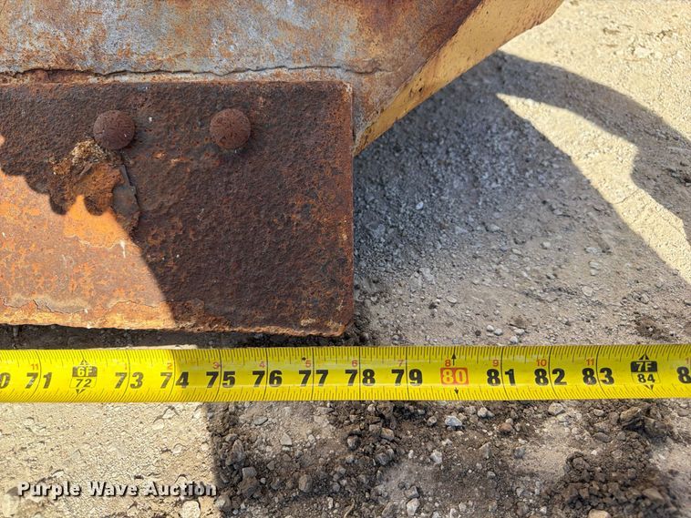 image for item FP3124 1986 Oshkosh P-2523-5 Dump truck