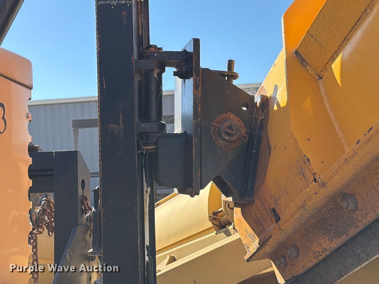 image for item FP3124 1986 Oshkosh P-2523-5 Dump truck