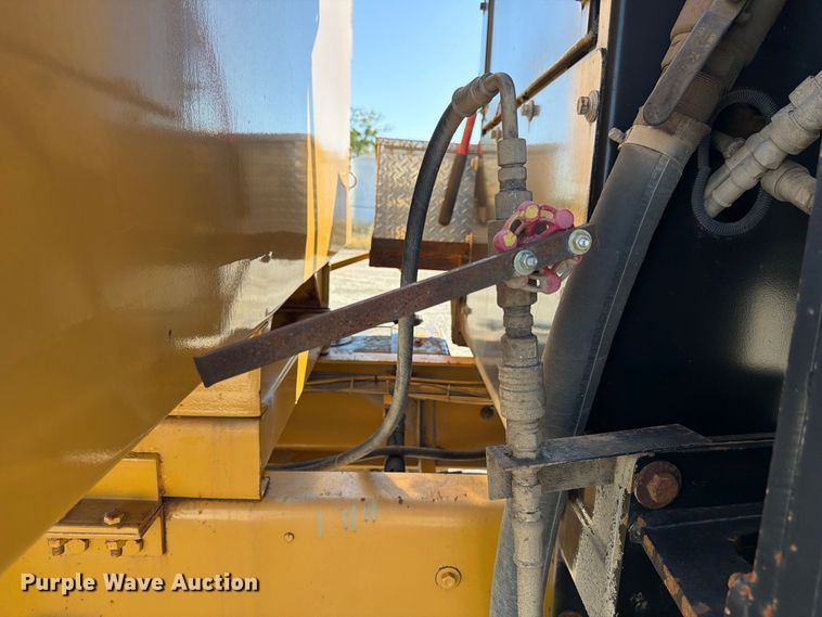 image for item FP3124 1986 Oshkosh P-2523-5 Dump truck