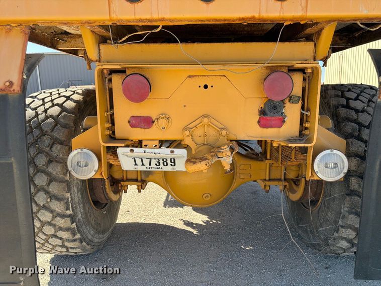 image for item FP3124 1986 Oshkosh P-2523-5 Dump truck
