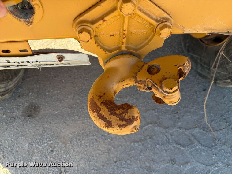 image for item FP3124 1986 Oshkosh P-2523-5 Dump truck