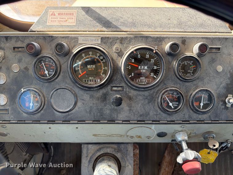 image for item FP3124 1986 Oshkosh P-2523-5 Dump truck