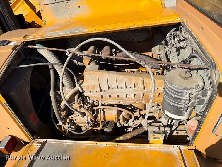 image for item FP3124 1986 Oshkosh P-2523-5 Dump truck
