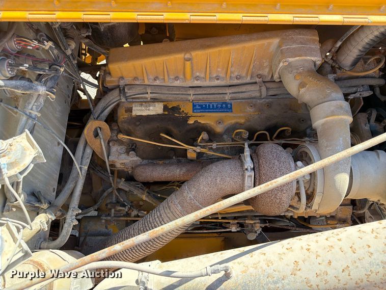 image for item FP3124 1986 Oshkosh P-2523-5 Dump truck