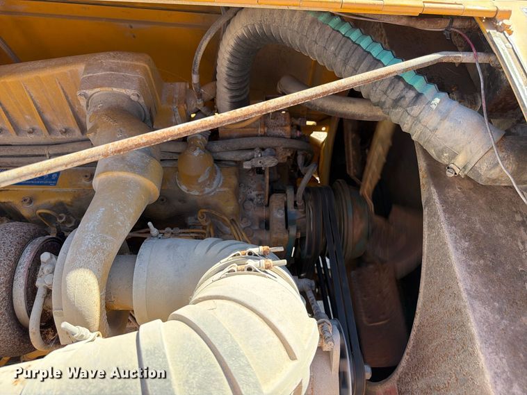image for item FP3124 1986 Oshkosh P-2523-5 Dump truck
