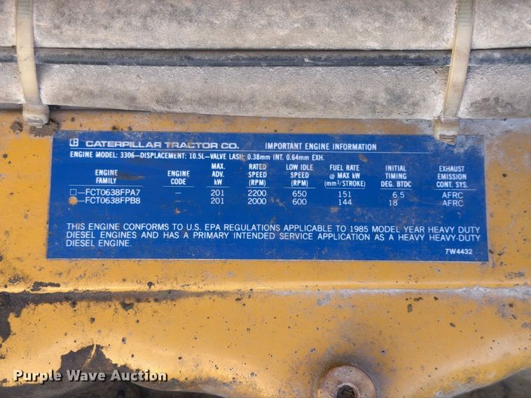 image for item FP3124 1986 Oshkosh P-2523-5 Dump truck