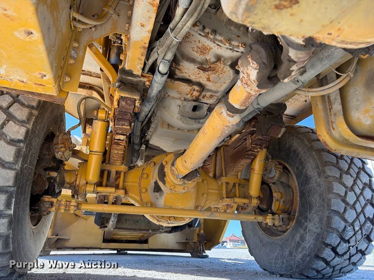 image for item FP3124 1986 Oshkosh P-2523-5 Dump truck