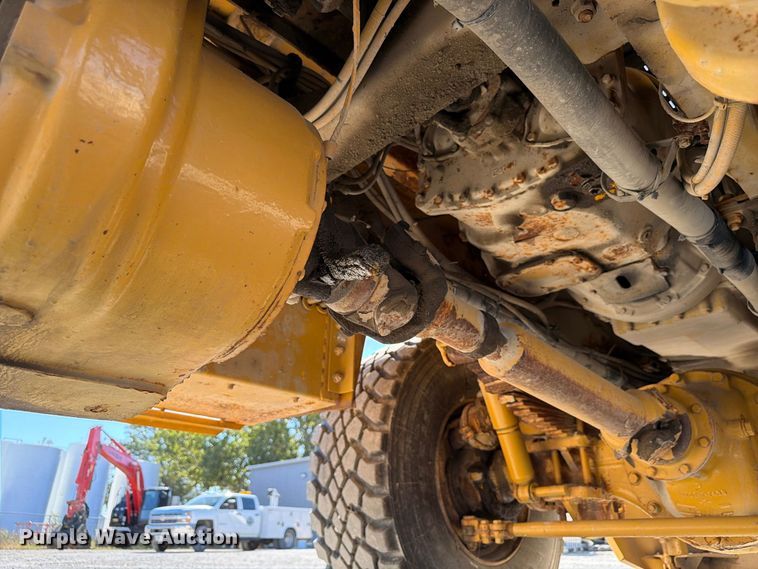 image for item FP3124 1986 Oshkosh P-2523-5 Dump truck
