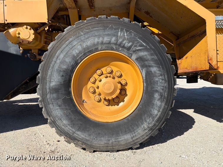 image for item FP3124 1986 Oshkosh P-2523-5 Dump truck
