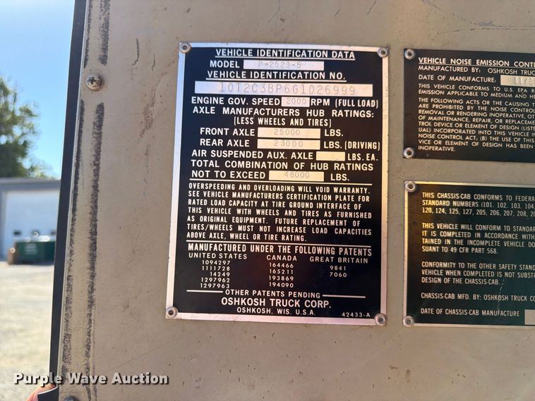 image for item FP3124 1986 Oshkosh P-2523-5 Dump truck