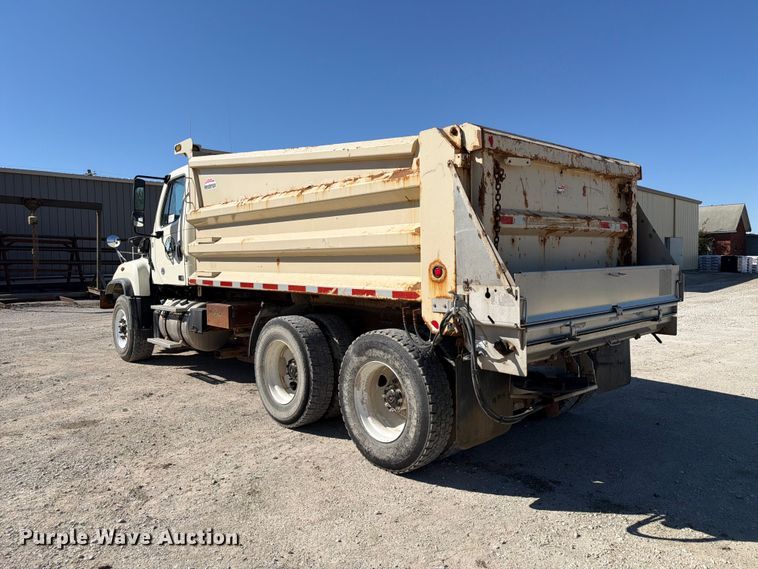 image for item FP3125 2017 Freightliner 114SD Dump truck