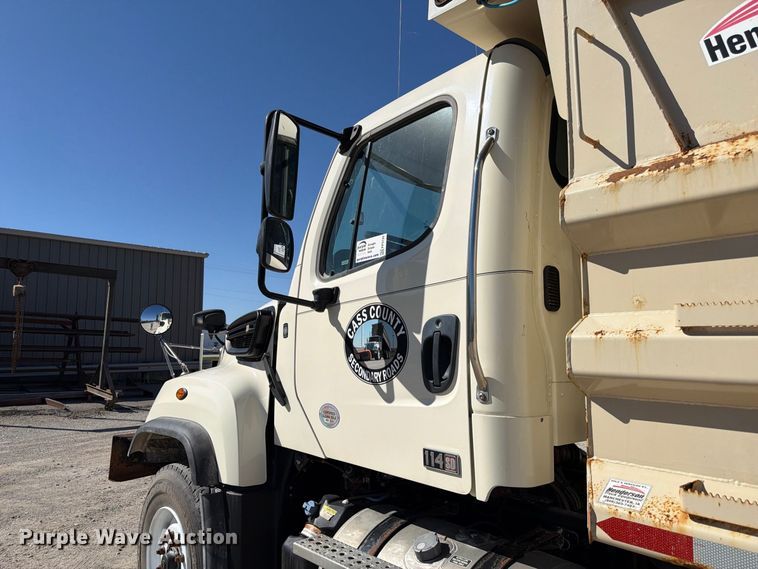image for item FP3125 2017 Freightliner 114SD Dump truck