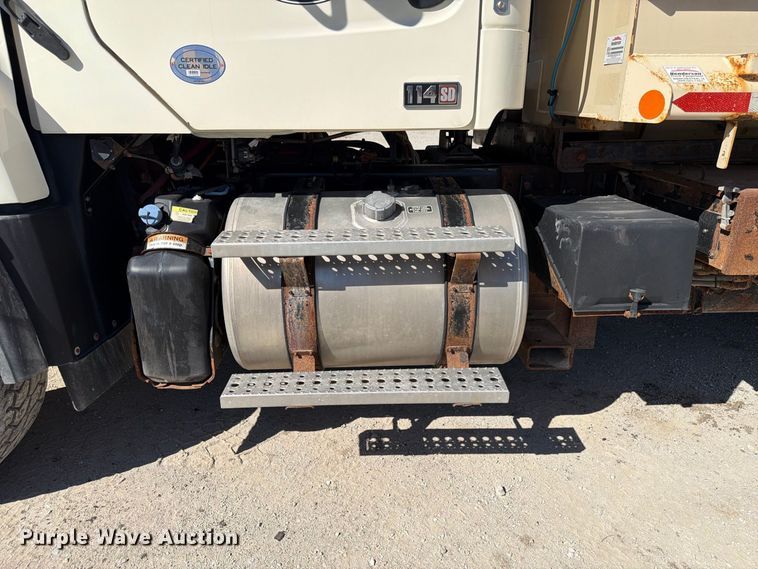 image for item FP3125 2017 Freightliner 114SD Dump truck