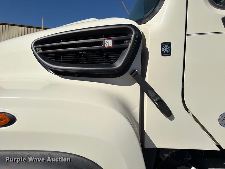 image for item FP3125 2017 Freightliner 114SD Dump truck