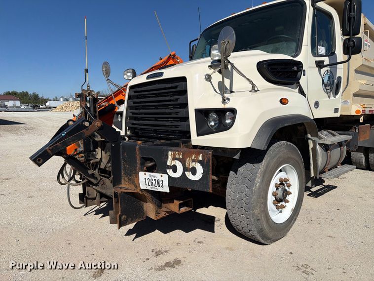 image for item FP3125 2017 Freightliner 114SD Dump truck