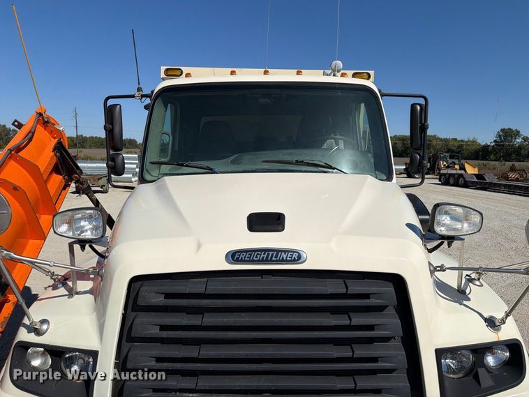 image for item FP3125 2017 Freightliner 114SD Dump truck