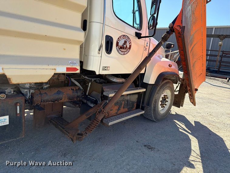 image for item FP3125 2017 Freightliner 114SD Dump truck